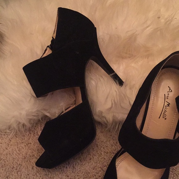 Black faux suede platform stiletto heels. - Picture 2 of 4